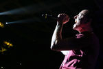 Вокалист группы Linkin Park Честер Беннингтон во время выступления в СК «Олимпийский»