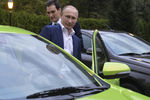 Владимир Путин садится за руль новой модели «АвтоВАЗа» — Lada Vesta