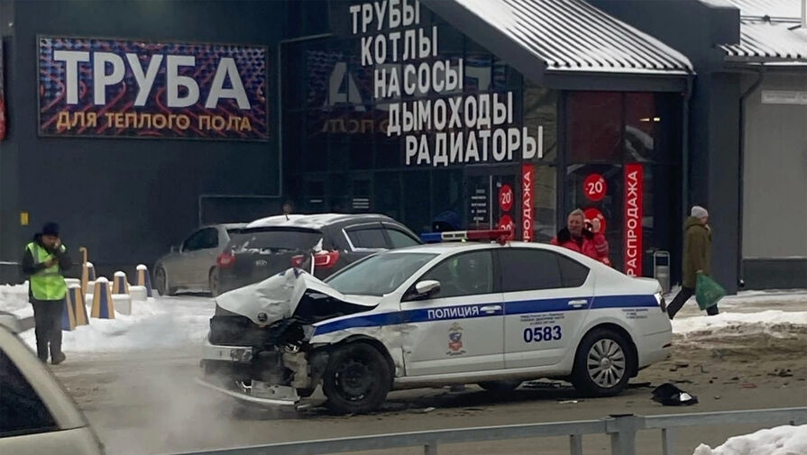 Гаишники врезались в трактор во время погони в Барнауле