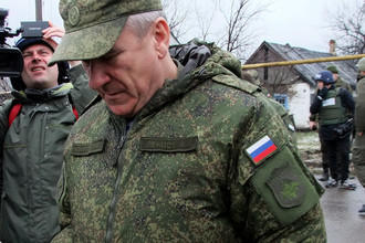 Представитель России в совместной группе по прекращению огня на востоке Украины во время инспекции в Донецкой области, 2015 год