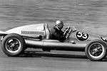 Берни Экклстоун впервые принял участие в гонках в 1949 году в Формуле-3 в классе 500 см?. В 1951 году он приобрел Купер Mk V. Экклстоун участвовал в небольшом количестве гонок, в основном на автодроме Брэндс-Хэтч в Великобритании, но несколько раз занимал высокие места и в итоге победил