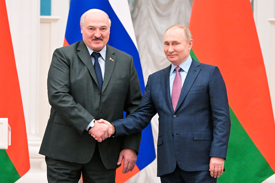  Владимир Путин и Александр Лукашенко на пресс-конференции по итогам переговоров в Москве, 18 февраля 2022 года