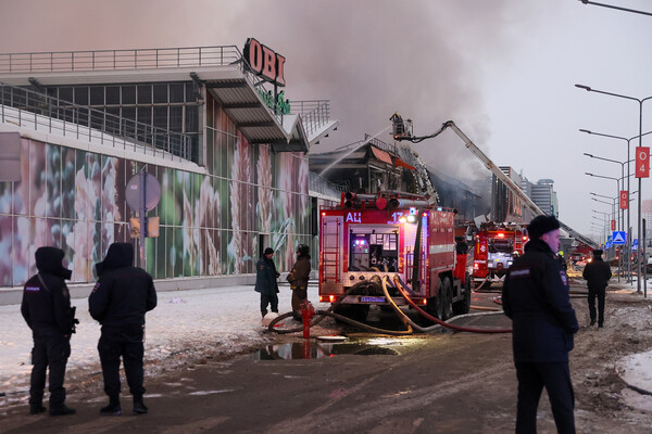 Тушение пожара в&nbsp;здании гипермаркета OBI на&nbsp;территории торгового центра &laquo;Мега Химки&raquo;, 9&nbsp;декабря 2022&nbsp;года 