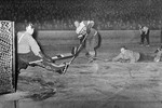 Бобров в атаке в одном из матчей на чемпионате мира 1954 года
