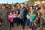 Ким Чен Ын во время посещения военного объекта, сентябрь 2013 года