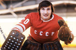 Вратарь сборной СССР по хоккею с шайбой Владислав Третьяк, 1976 год