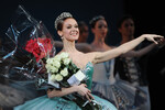 Солистка Мариинского театра Ульяна Лопаткина в сцене из балета «Симфония до мажор» в постановке Джорджа Баланчина, 2009 год 