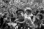 Алексей Леонов во время встречи с жителями Чехословакии, 1965 год