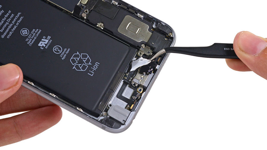 В&nbsp;новом смартфоне применён чип оперативной памяти Samsung LPDDR4 RAM.Флеш-модуль изготовлен корпорацией Toshiba по&nbsp;19-нанометровой технологии