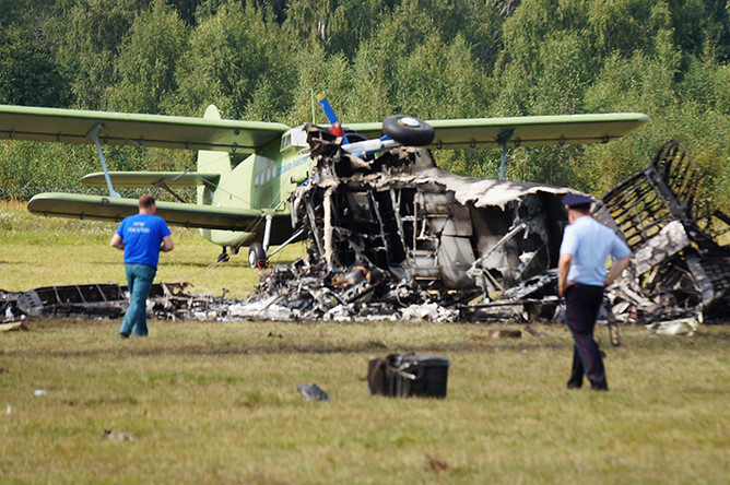 Самолет Ан-2 разбился в Балашихе во время показательного полета на авиашоу