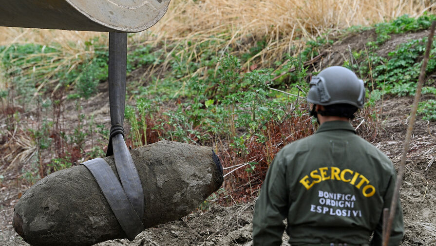 В Италии остановили движение по автостраде из-за обезвреживания бомбы времен Второй мировой