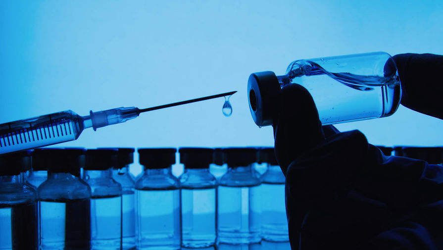 Эксперт Минздрава Меркулов: есть данные о снижении эффективности вакцин против омикрона