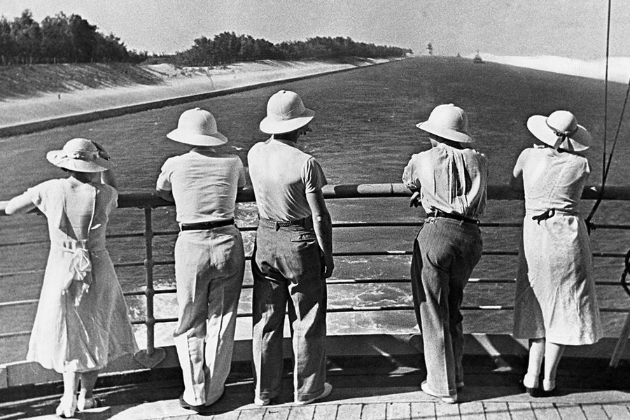 Вид с парохода, проходящего по Суэцкому каналу в 1935 году