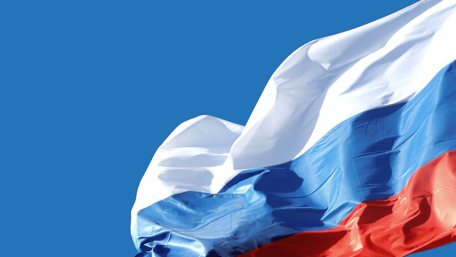 В Люберцах прошел флешмоб в честь Дня флага России
