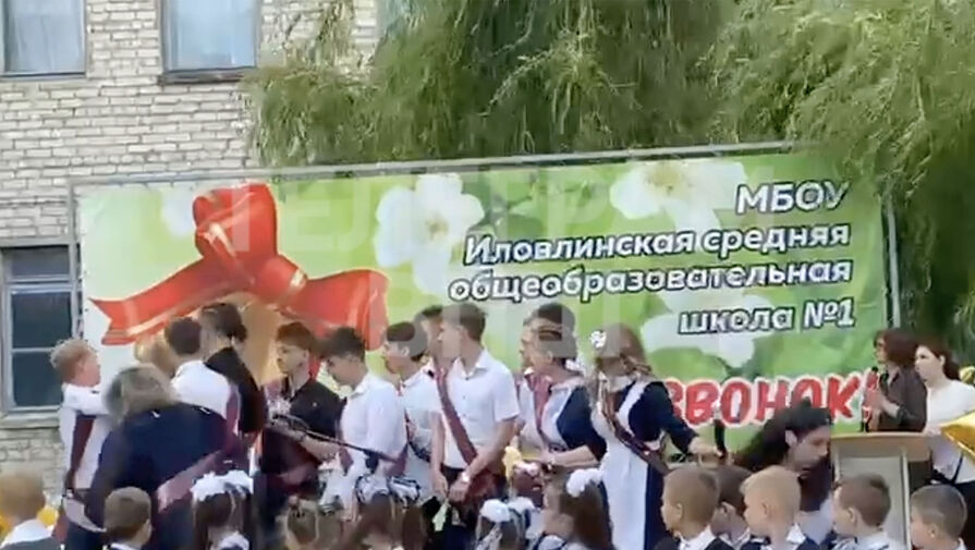В Волгоградской области 11-классник попытался перерезать горло однокласснице