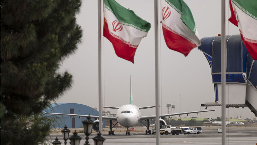 Аэропорты на западе Ирана отменили все рейсы
