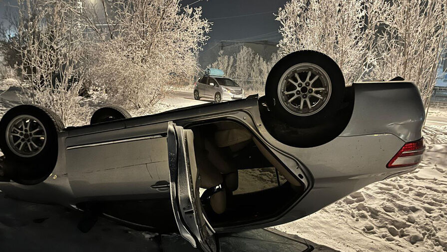 Пьяная пассажирка напала на таксиста, угнала его авто и попала в ДТП