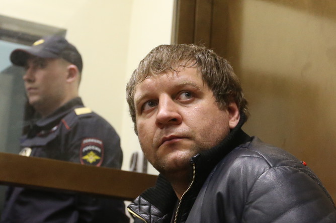 Бойцу Александру Емельяненко грозит до шести лет тюрьмы за изнасилование