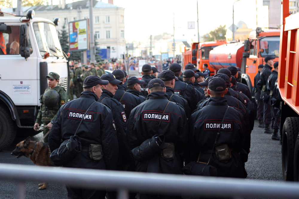 Участники акции оппозиции «Марш мира» в Москве