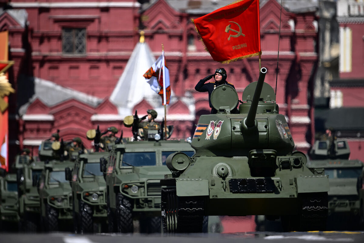 Военные начали перебрасывать в Москву технику парада Победы - Газета.Ru |  Новости