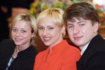 Фигуристы Елена Бережная, Мария Бутырская и Алексей Ягудин (слева направо), 1999 год