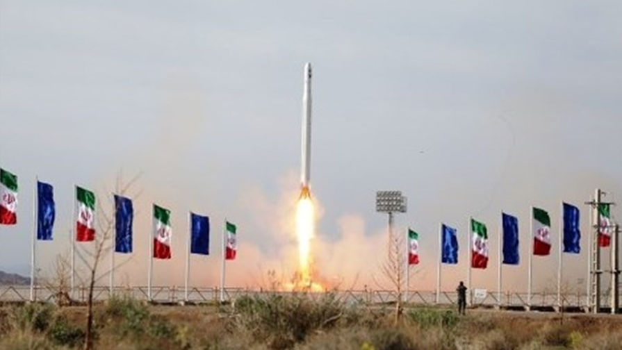 Иран представил новую ракету, способную достичь американских баз