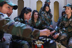 Военнослужащие женского батальона сирийской армии в районе Дария