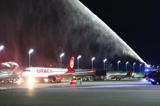 Самолет рейса AB6210 перед вылетом из аэропорта Мюнхена, 27 октября 2017 года