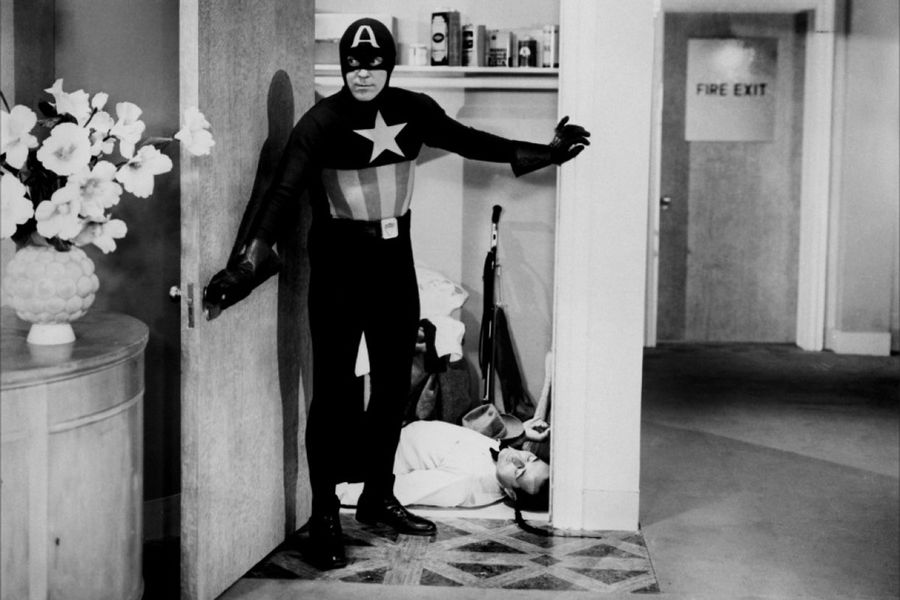 Кадр из сериала «Капитан Америка» (1944)