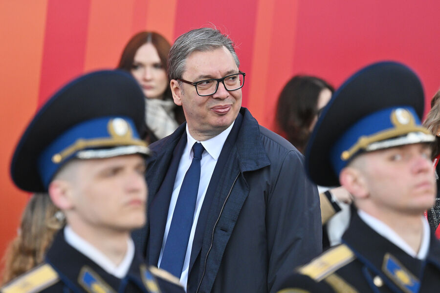 «Сидение на двух стульях». Почему Сербия дружит с Россией и поставляет оружие Украине