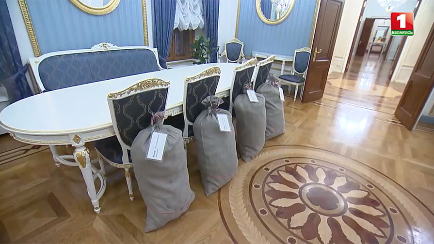 Пресс-секретарь президента Белоруссии Наталья Эйсмонт рассказала о подарках Путину