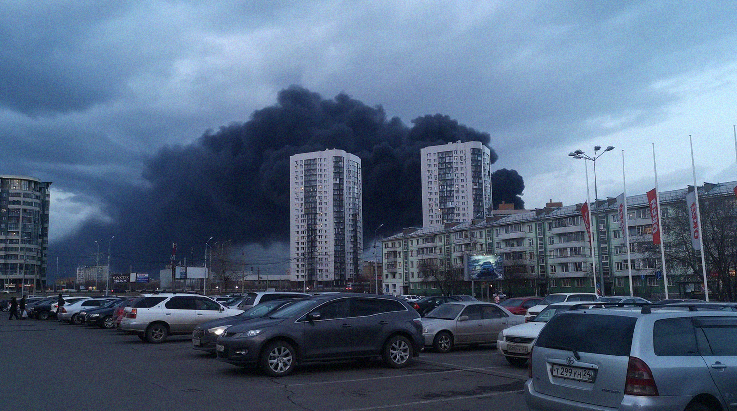 Во время пожара на заводе Красмаш в Красноярске, 26 апреля 2019 года