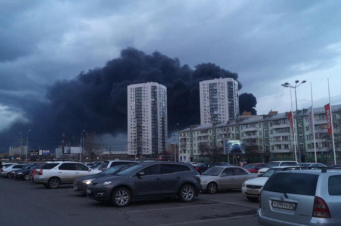 Во время пожара на заводе Красмаш в Красноярске, 26 апреля 2019 года