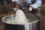«Облачная кухня» (Жан-Люк Бриссон). Проект, в котором создаются специфические блюда, в составе которых есть облака — в форме, ингридиентах или оформлении