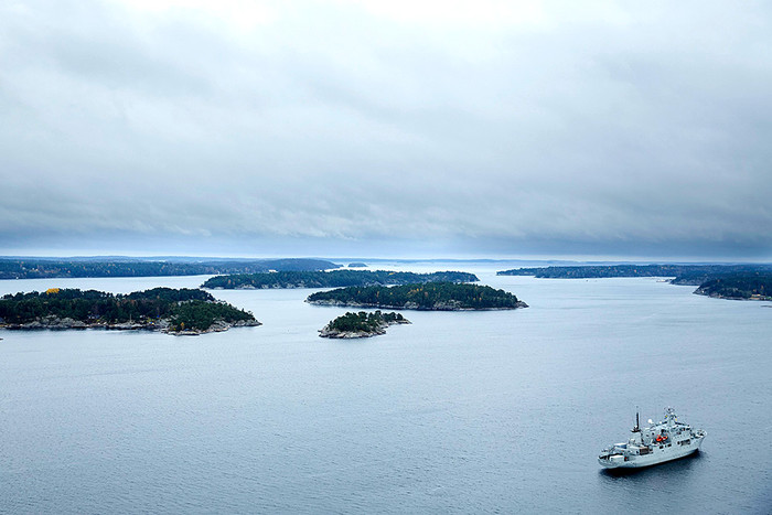 Шведское судно патрулирует воды Стокгольмского архипелага