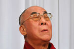 Далай-лама во время встречи со СМИ в отеле Нарита, Токио, 2009