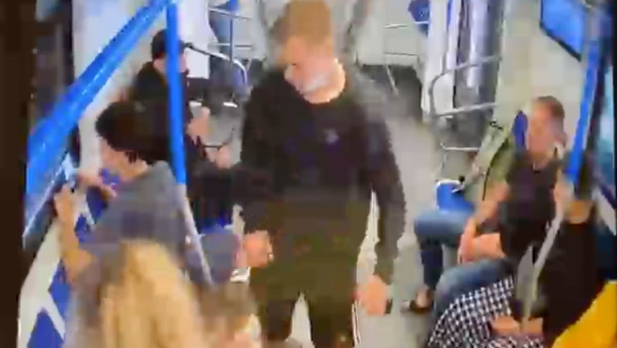 Опубликовано видео инцидента с семьей ребенка-аутиста в московском метро