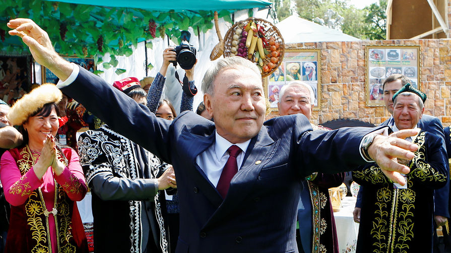 Президент Казахстана Нурсултан Назарбаев в Алма-Ате во время Праздника единства народа Казахстана, 2016 год