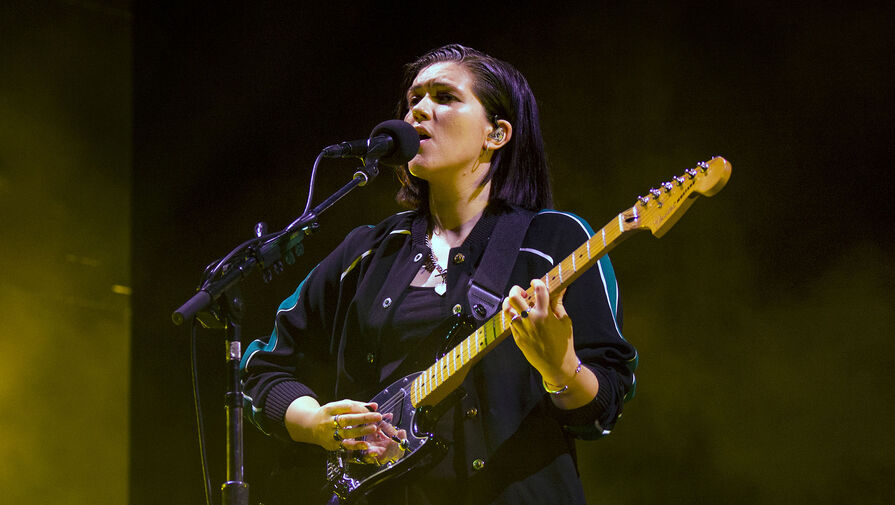 Участница The xx Роми выпустила новую песню Enjoy Your Life