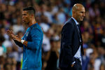 Нападающий «Реала» Криштиану Роналду и тренер Зинедин Зидан на первом матче за Суперкубок Испании