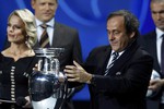 Президент УЕФА Мишель Платини и Кубок Европы