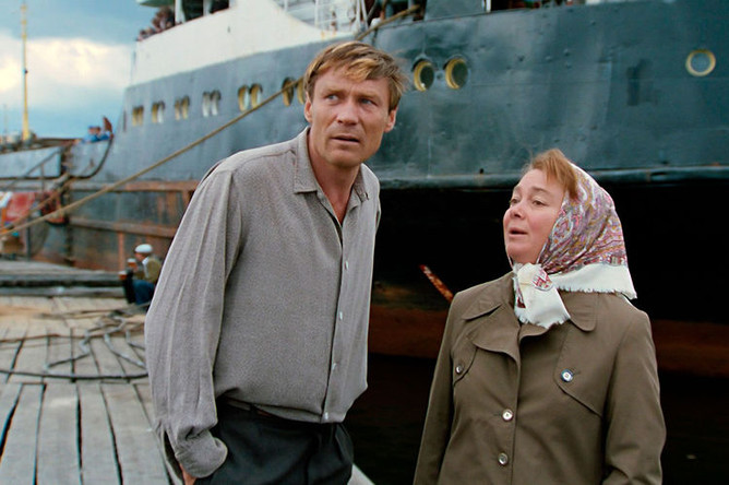 Нина Дорошина и Александр Михайлов в картине «Любовь и голуби» (1984)