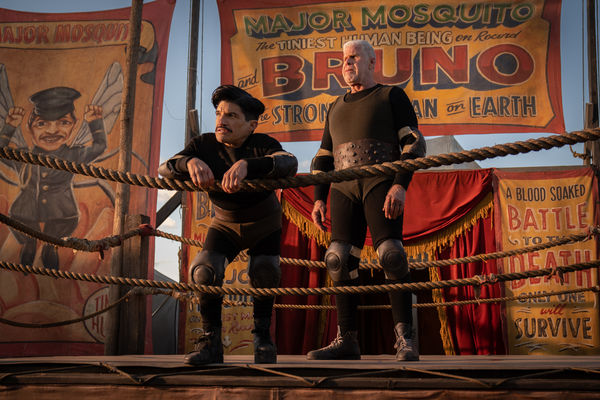 Кадр из фильма «Аллея кошмаров» (2021)