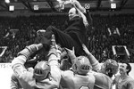 Как тренер, Бобров дважды выигрывал мировые первенства по хоккею