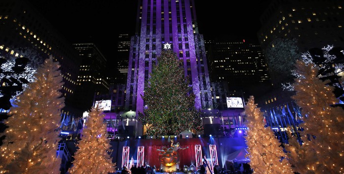 Церемония зажжения главной рождественской елки США