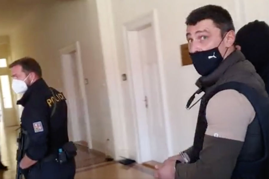 Александр Франчетти во время задержания в Чехии (кадр из видео)
