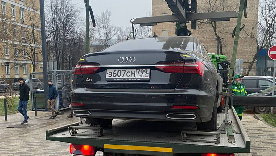 Владельца Audi лишили машины из-за 700 тысяч рублей штрафов