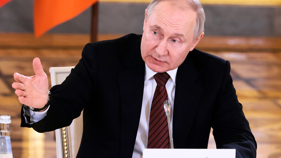 Путин поручил определить источники финансирования центра исторической памяти