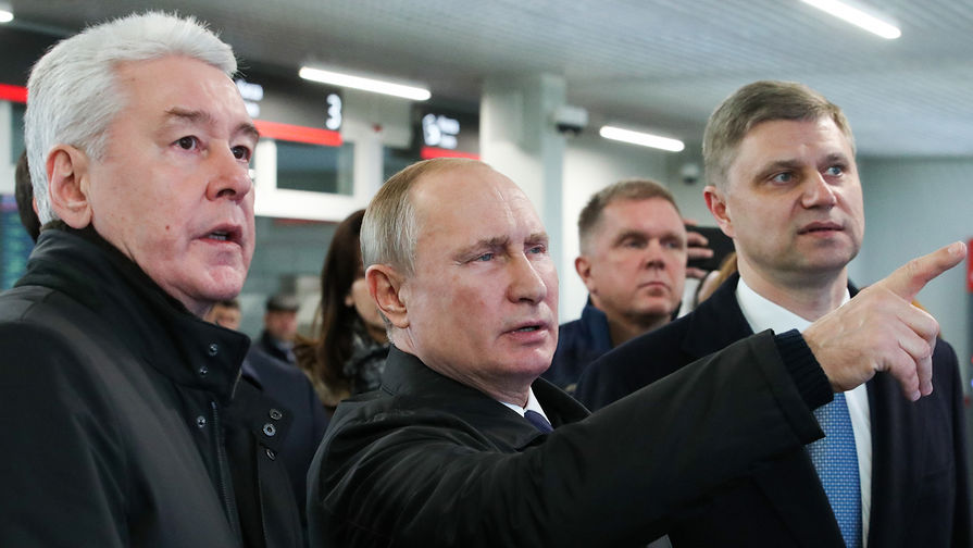 Мэр Москвы Сергей Собянин, президент России Владимир Путин и глава ОАО «Российские железные...