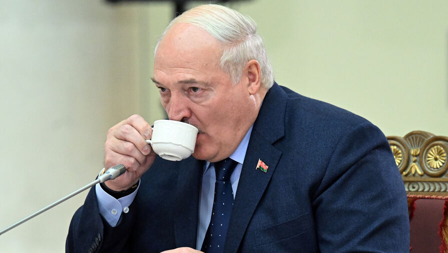 Лукашенко оценил новый военный транш США для Украины